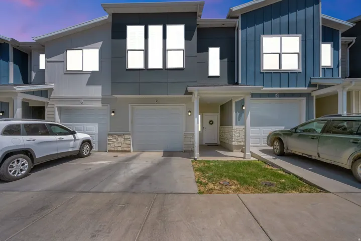 Modern multi-unit dwelling with a contemporary facade