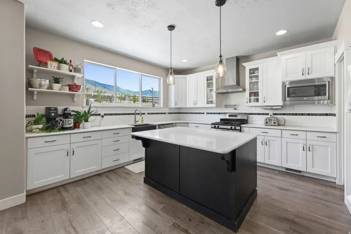 7816 Buckhorn Rd, Lake Point, Utah 84074