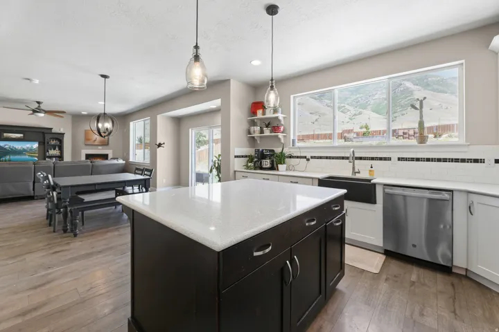 7816 Buckhorn Rd, Lake Point, Utah 84074