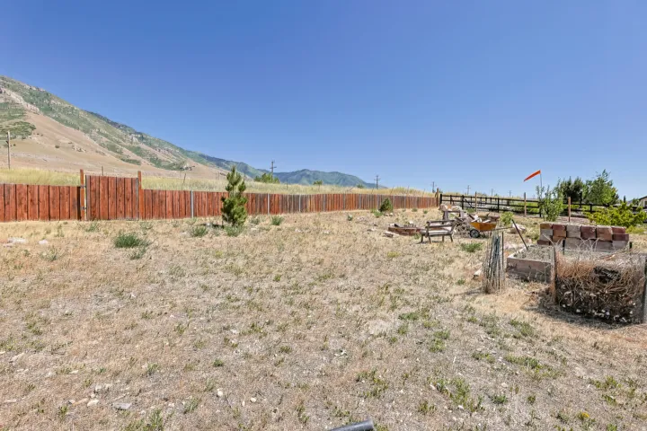 7816 Buckhorn Rd, Lake Point, Utah 84074