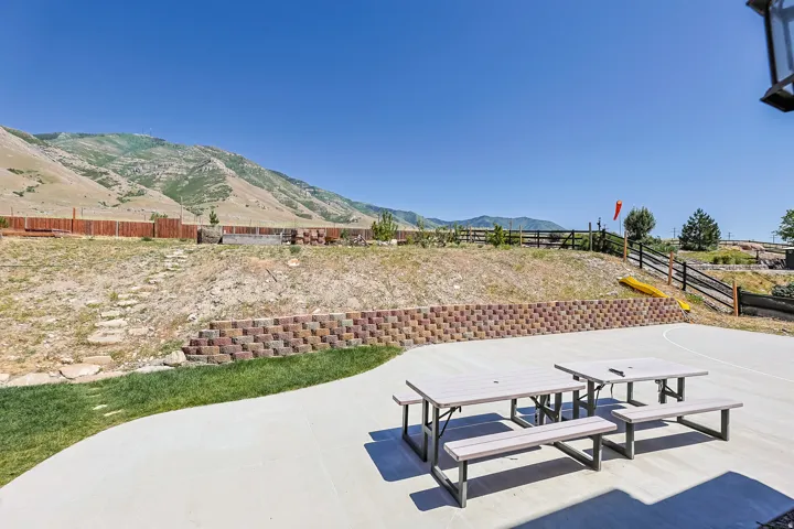 7816 Buckhorn Rd, Lake Point, Utah 84074
