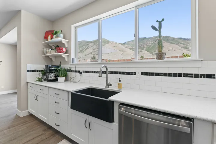 7816 Buckhorn Rd, Lake Point, Utah 84074