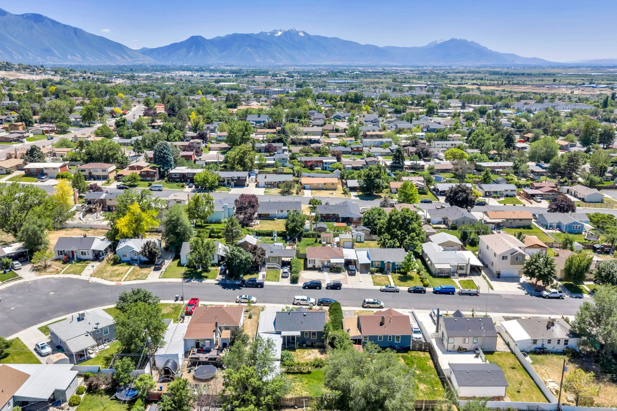 Expansive residential neighborhood featuring a mix of single-story and two-story homes