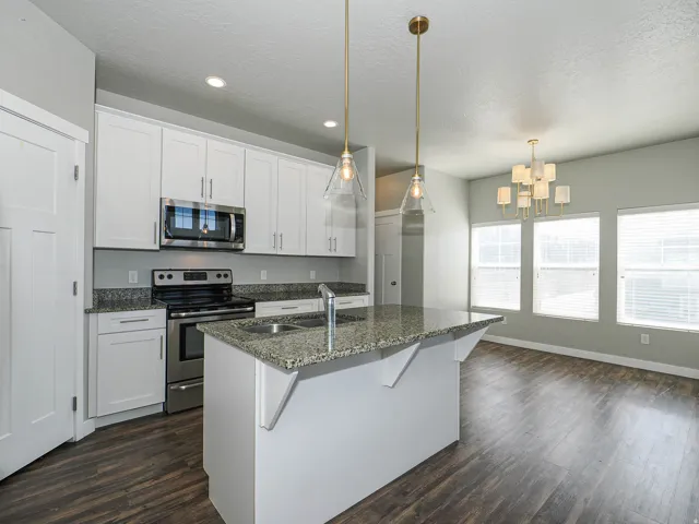 702 E 380 N, Vineyard, Utah 84058