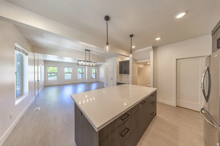 1878 W Springwater Ln, Vineyard, Utah 84059