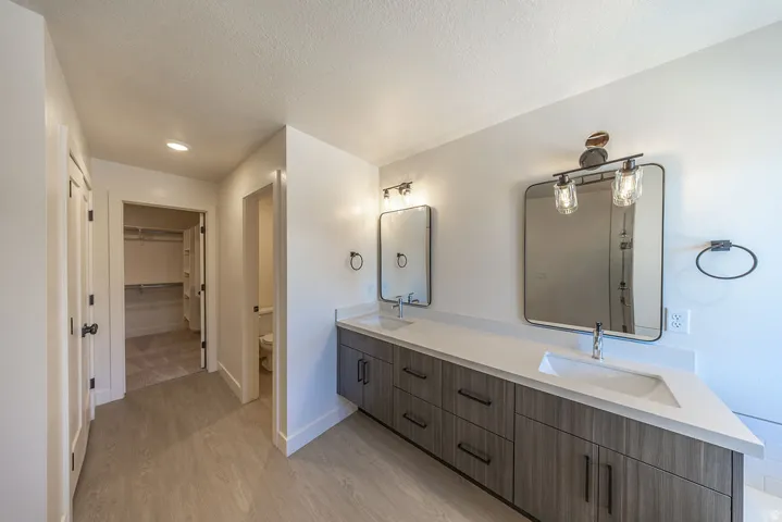 1878 W Springwater Ln, Vineyard, Utah 84059
