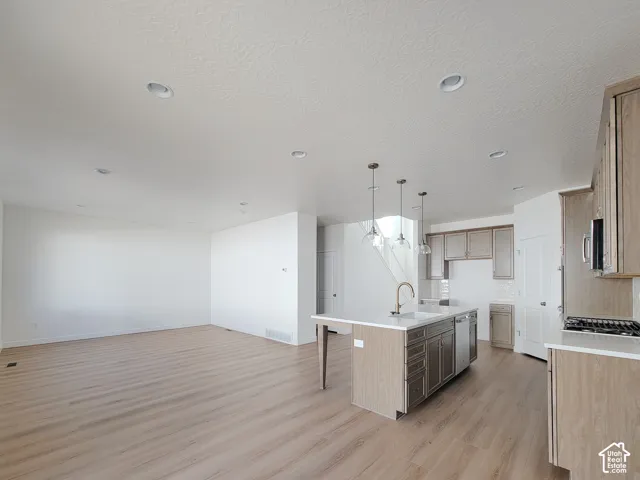 6692 S Shadow Peak Rd #20, West Jordan, Utah 84081