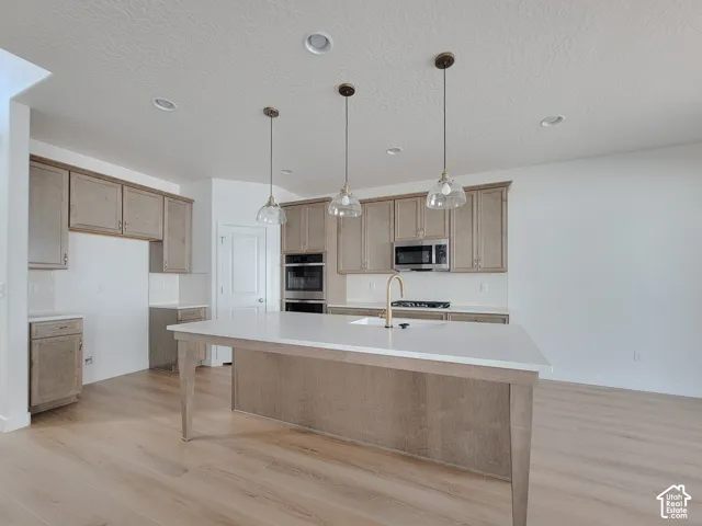 6692 S Shadow Peak Rd #20, West Jordan, Utah 84081