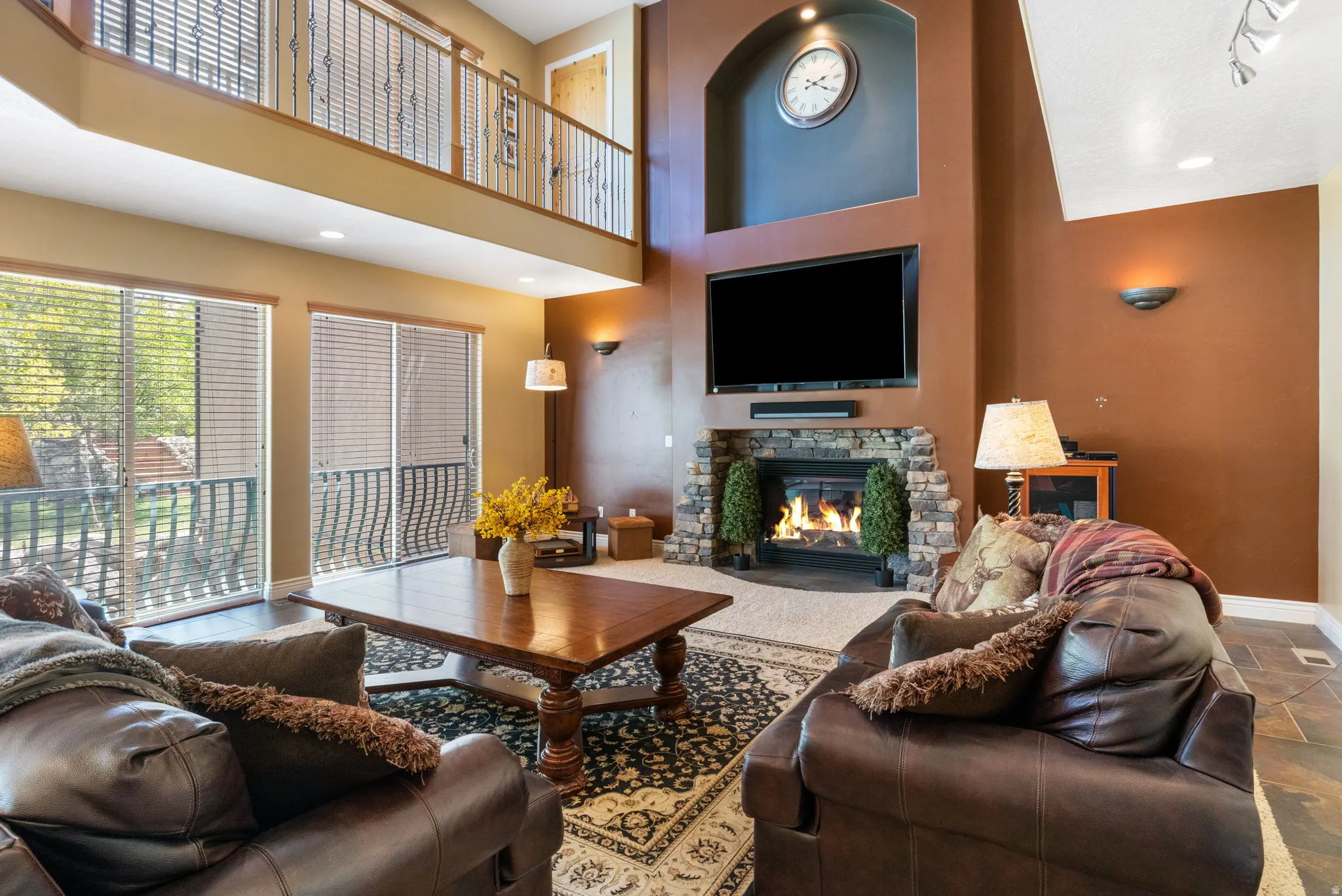 Large family room perfect for gatherings!