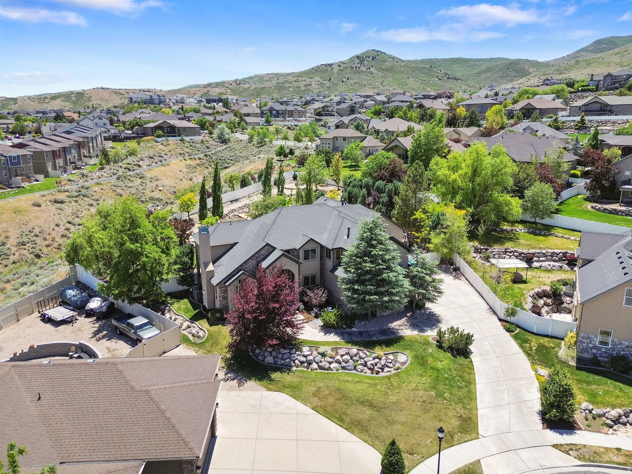 Expansive residence