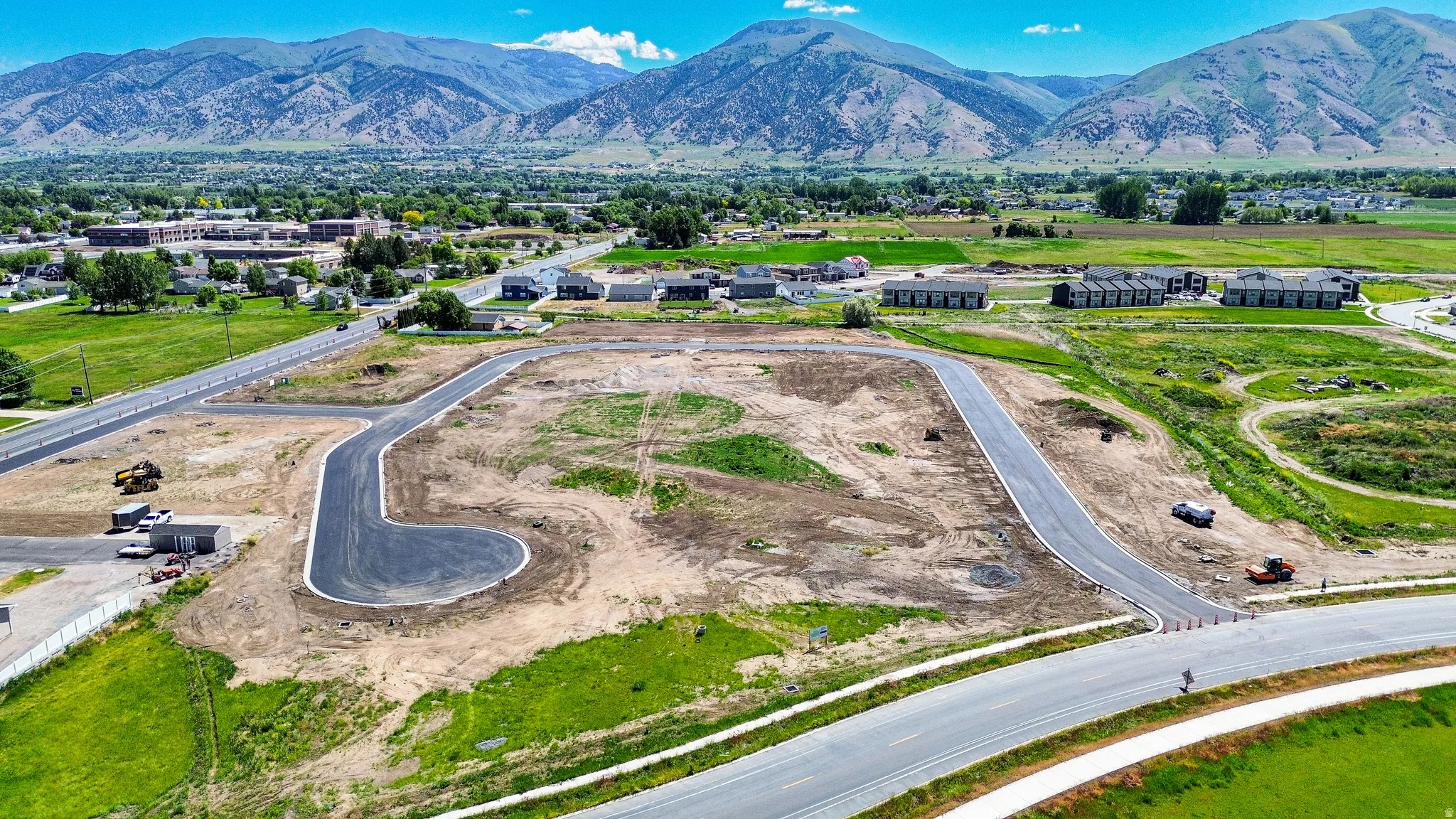 Expansive land parcel with newly paved internal roads