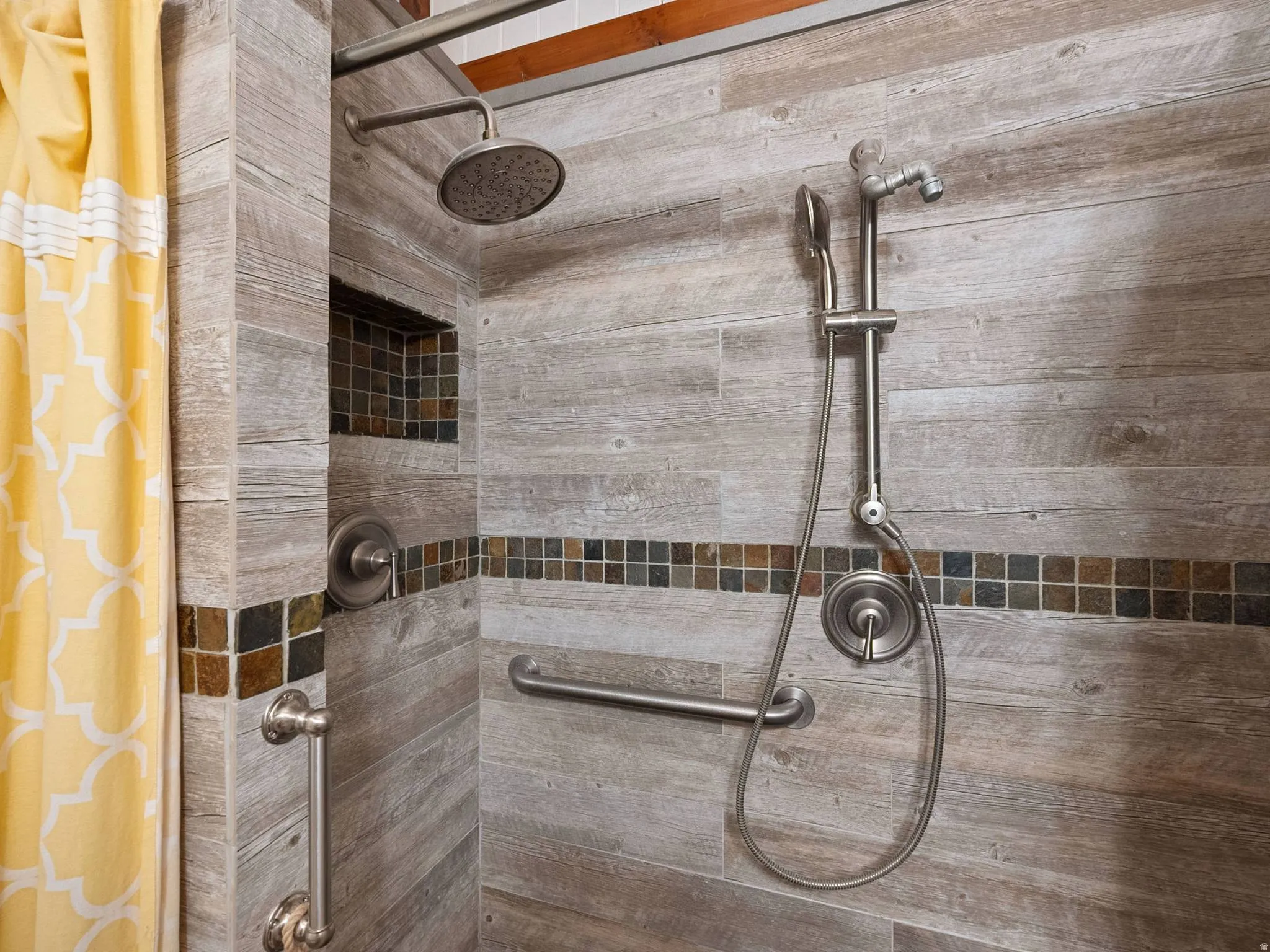 Shower in additional bathroom