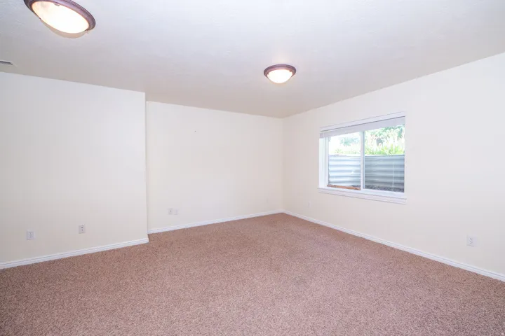 936 S Davis Creek Ln, Farmington, Utah 84025