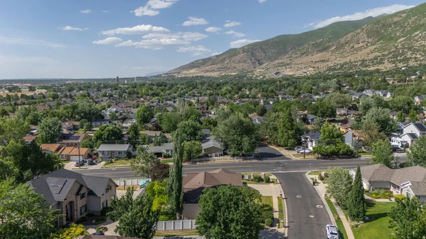 936 S Davis Creek Ln, Farmington, Utah 84025