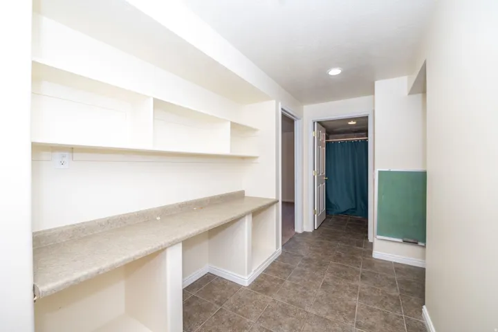 936 S Davis Creek Ln, Farmington, Utah 84025