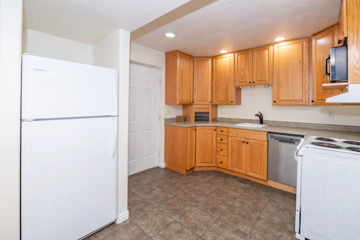 936 S Davis Creek Ln, Farmington, Utah 84025