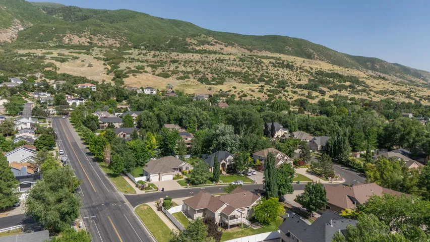 936 S Davis Creek Ln, Farmington, Utah 84025