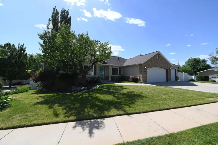 936 S Davis Creek Ln, Farmington, Utah 84025