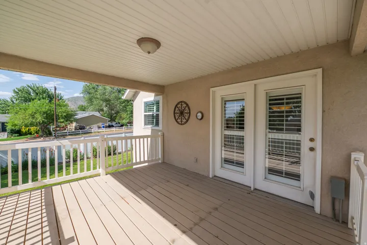 936 S Davis Creek Ln, Farmington, Utah 84025