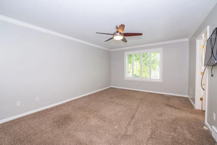 936 S Davis Creek Ln, Farmington, Utah 84025
