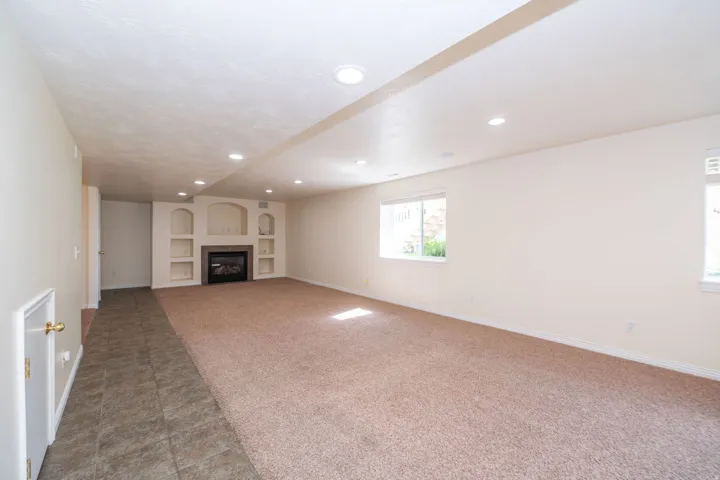 936 S Davis Creek Ln, Farmington, Utah 84025