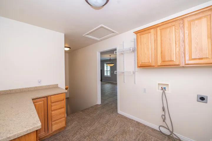936 S Davis Creek Ln, Farmington, Utah 84025
