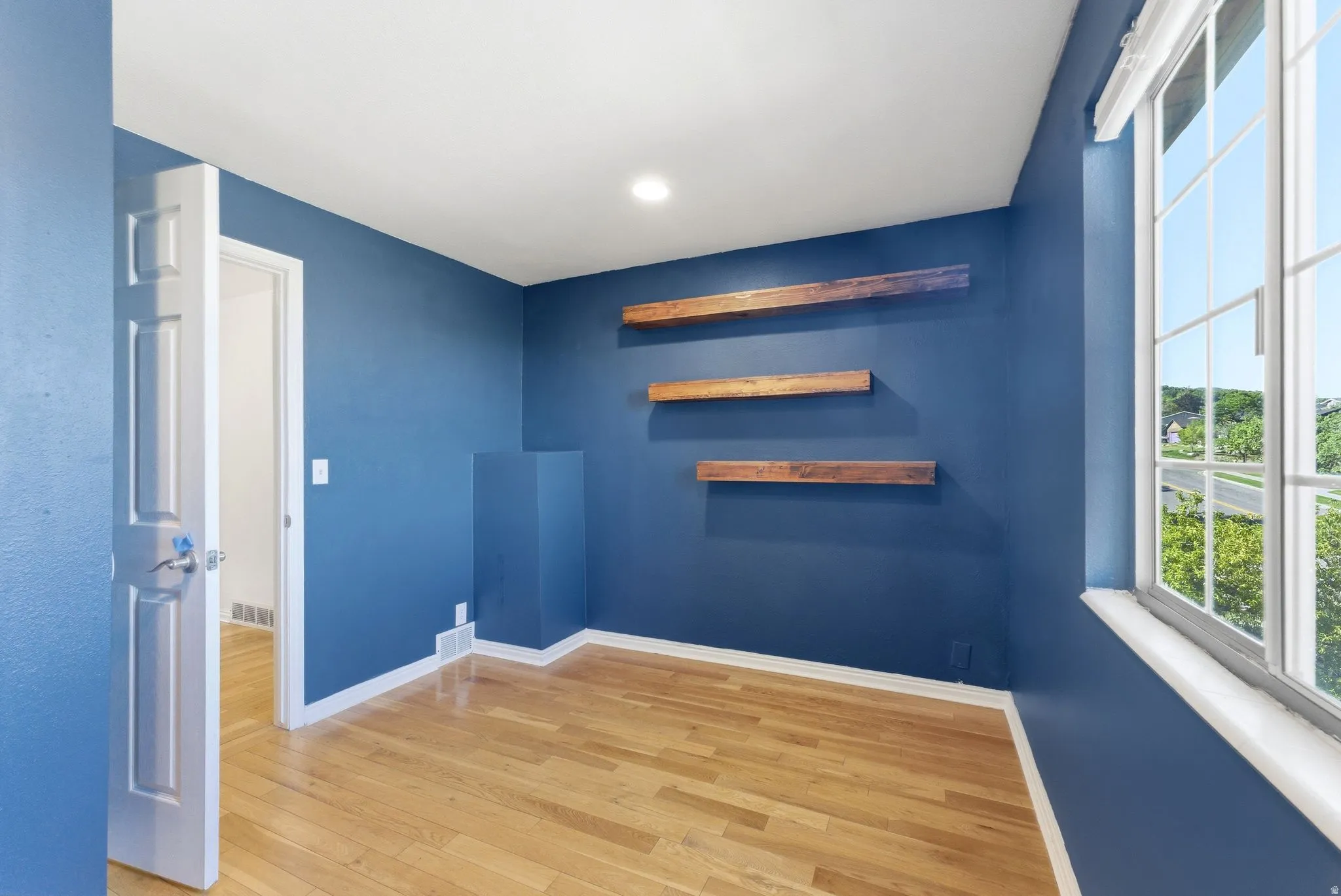 Upper level bedroom 2