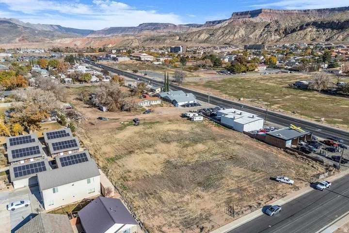 Expansive undeveloped lot featuring direct road frontage