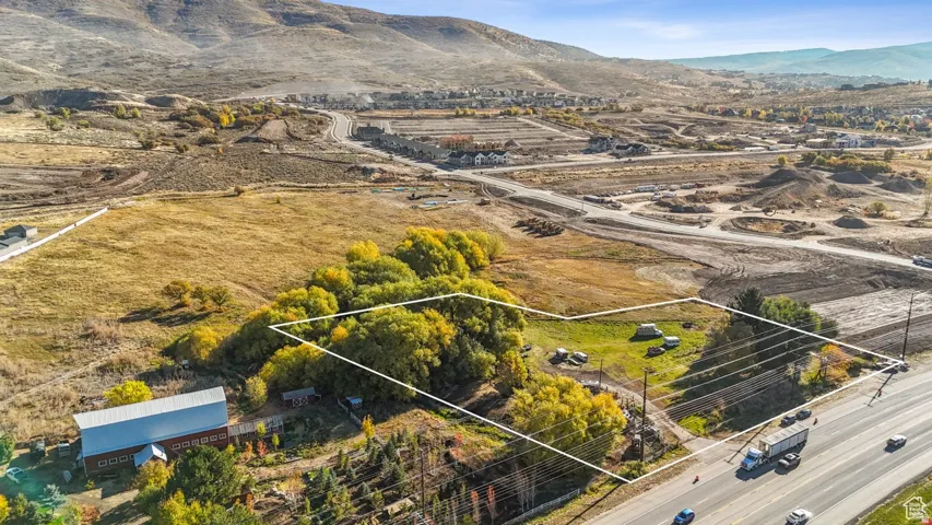 Expansive land parcel with highway frontage