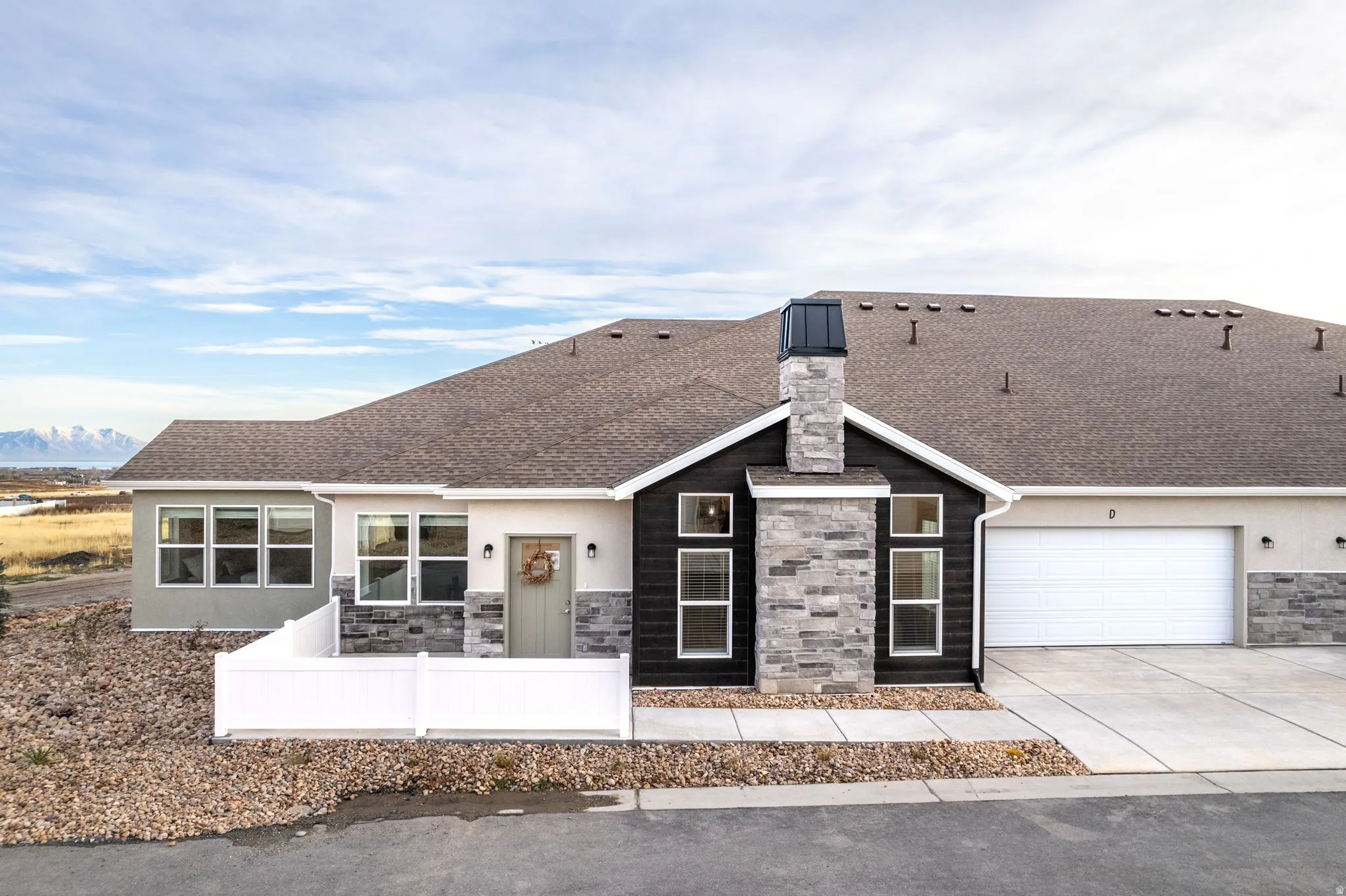 Example of a finished exterior. Actual unit may vary.