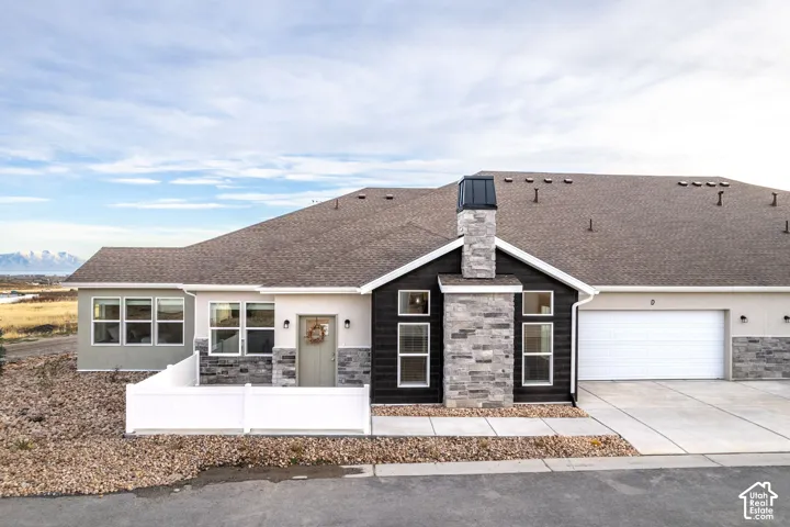 Example of a finished exterior. Actual unit may vary.