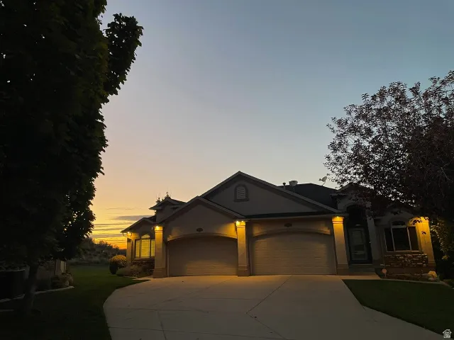 209 Edgewood Cir, North Salt Lake, Utah 84054