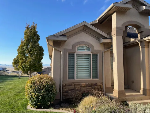 209 Edgewood Cir, North Salt Lake, Utah 84054