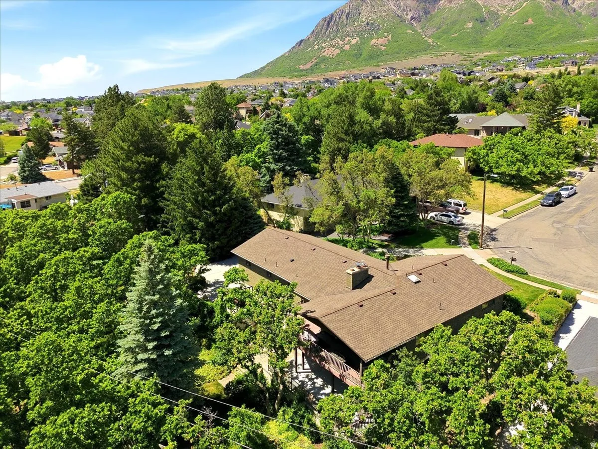 New roof (2023), new gutters (2023)
