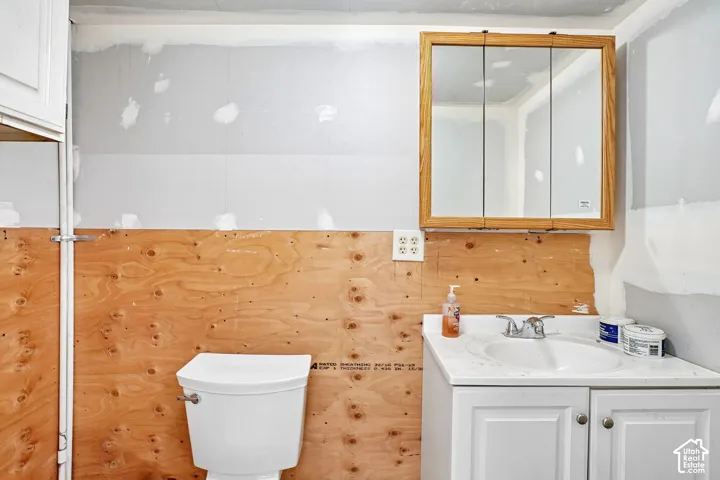 Half bathroom in Shop