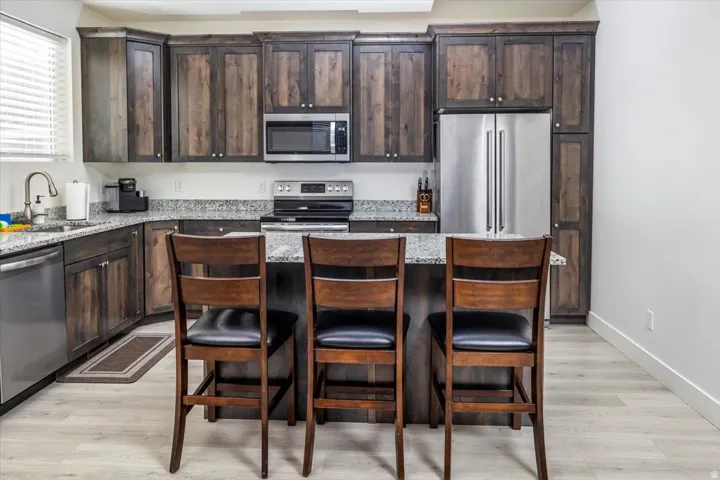 Kitchen with upgraded cabinets and quartz countertops