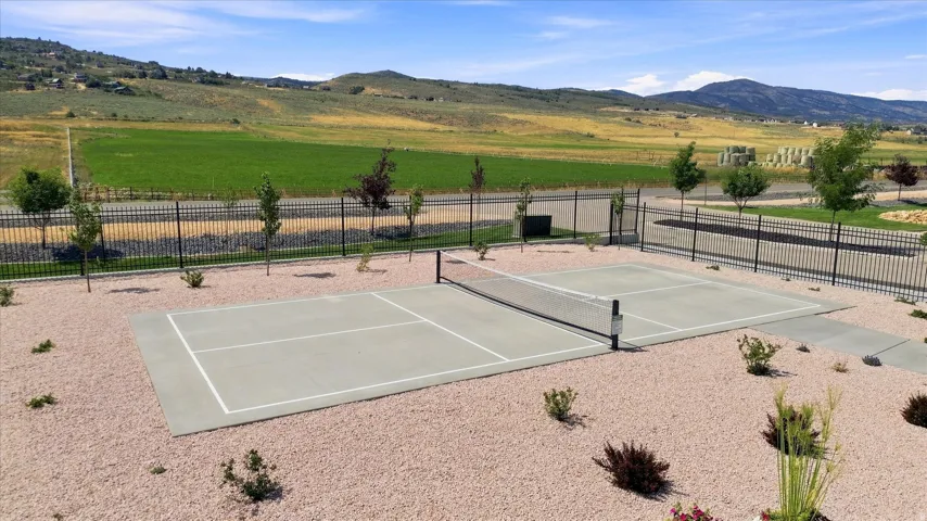Community pickleball courts