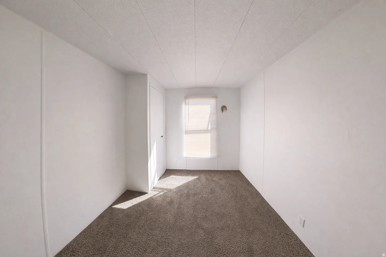Image from 2 yrs ago before move-in. Bedroom made into office.