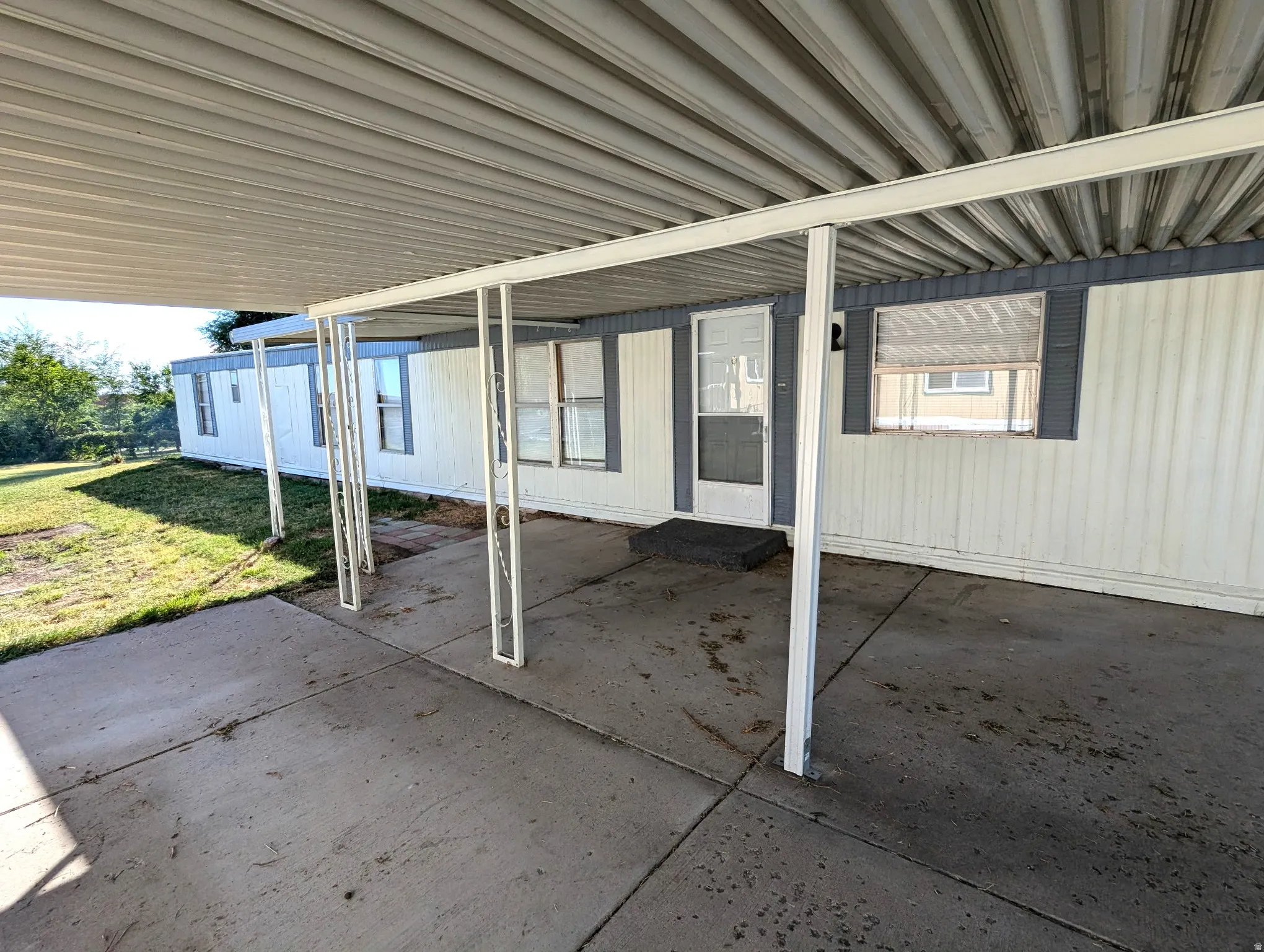 Large carport area