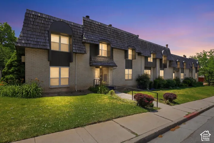 Welcome to 3000 E Kennedy #6, SLC