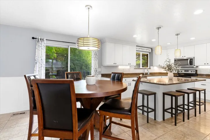 42 E Bonita Way, Centerville, Utah 84014