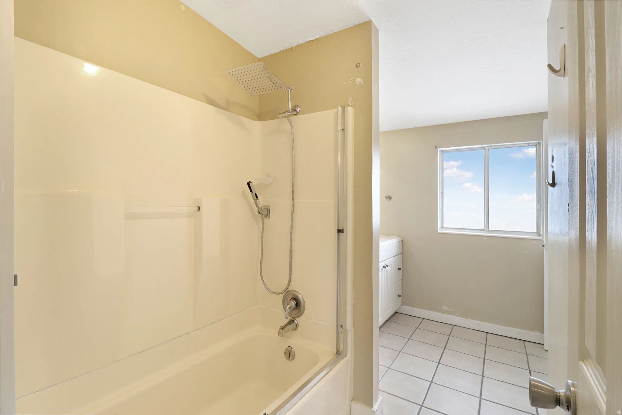 Full Tiled Bathroom Upstairs