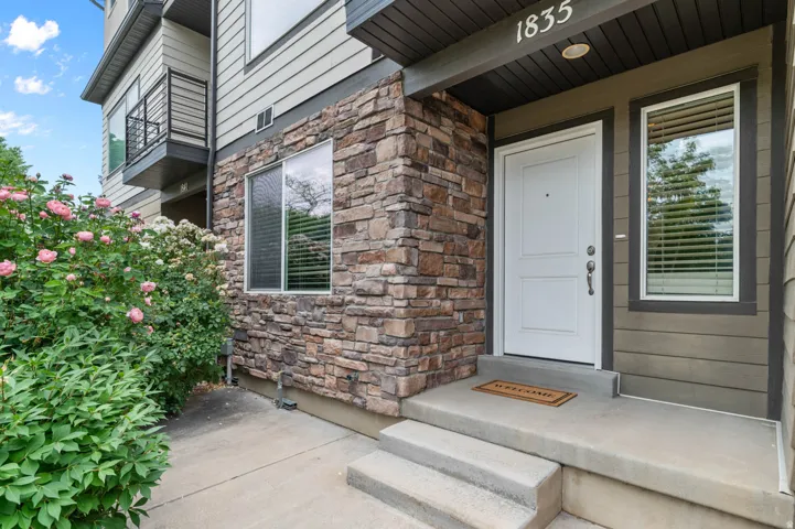Private front patio