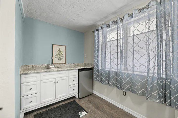 Built-in wet bar in work space #3