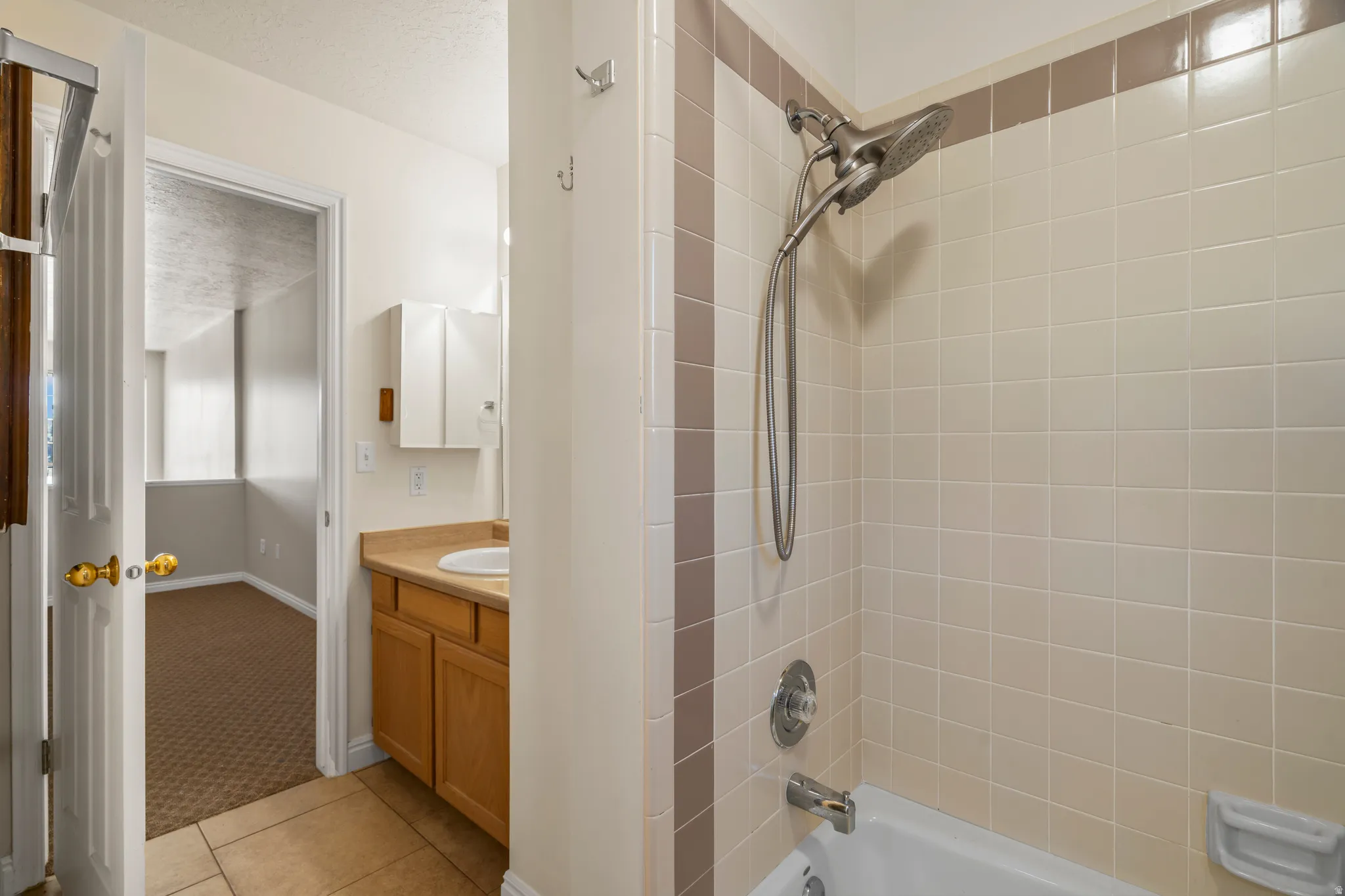 Jack and jill Bathroom 3