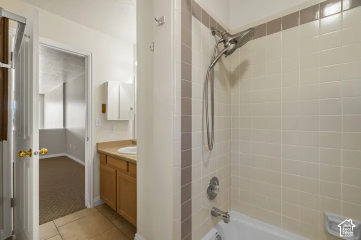Jack and jill Bathroom 3