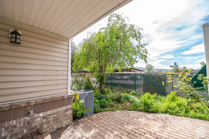 83 W 200 N, Centerville, Utah 84014