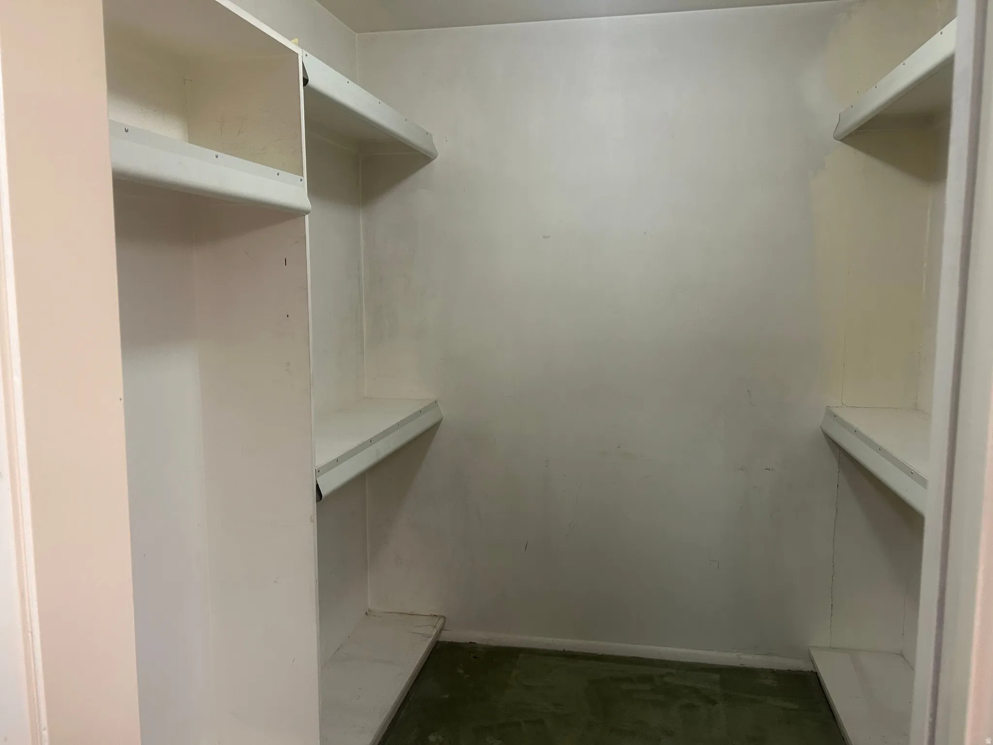 Walk in closet