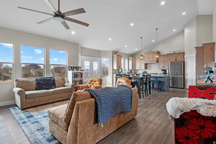 7967 N Spring Valley Ln #321, Lake Point, Utah 84074