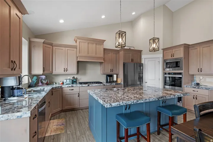 7967 N Spring Valley Ln #321, Lake Point, Utah 84074